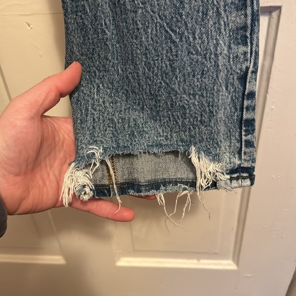 Abercrombie & Fitch The 90’s Straight Ultra High Rise Acid Wash Distressed Jean - Picture 7 of 8